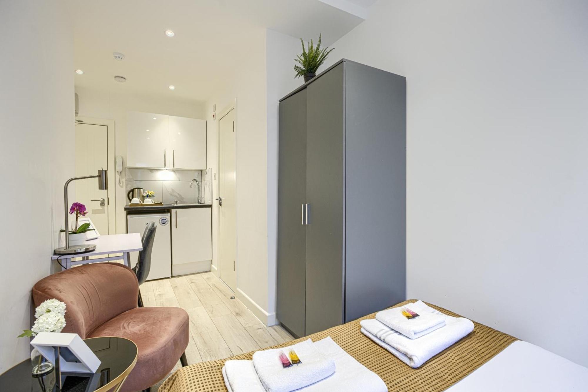 לונדון The Finsbury Deluxe Apartments מראה חיצוני תמונה